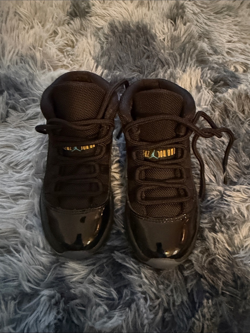 Jordan Kids' Black Patent Toe Sneakers